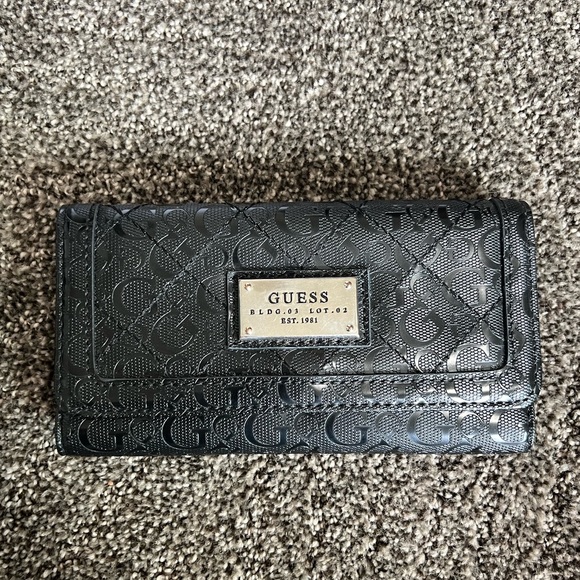 Guess wallet - Picture 1 of 5